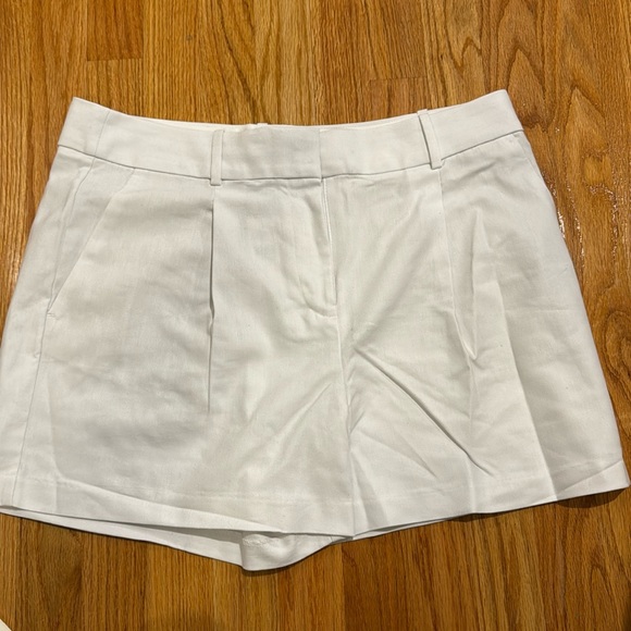 Brand New Loft Short - Picture 1 of 3